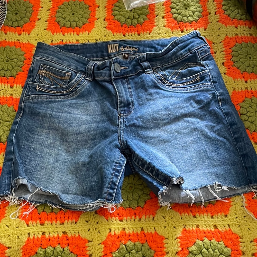 KUT from the kloth shorts, size 10, excellent preowned condition, distressed